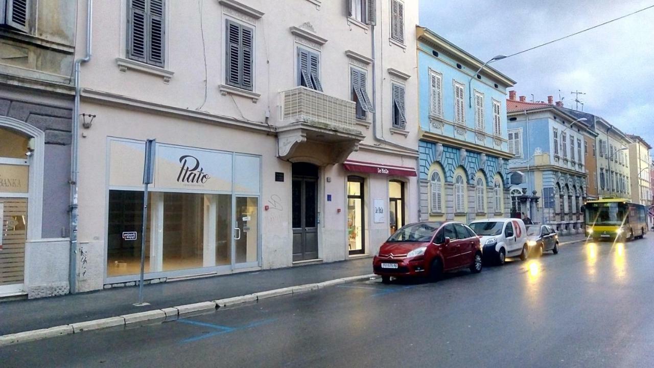Studio In Pula Center Exteriör bild