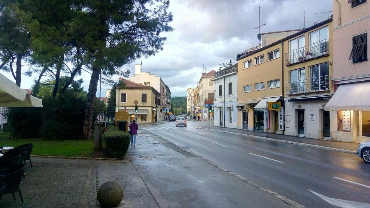 Studio In Pula Center Exteriör bild